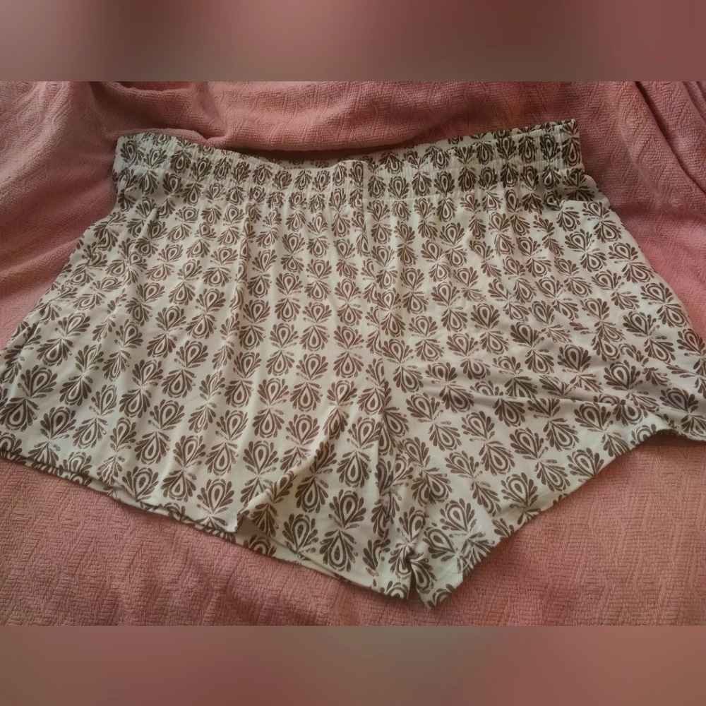 2x sleep/lounge shorts